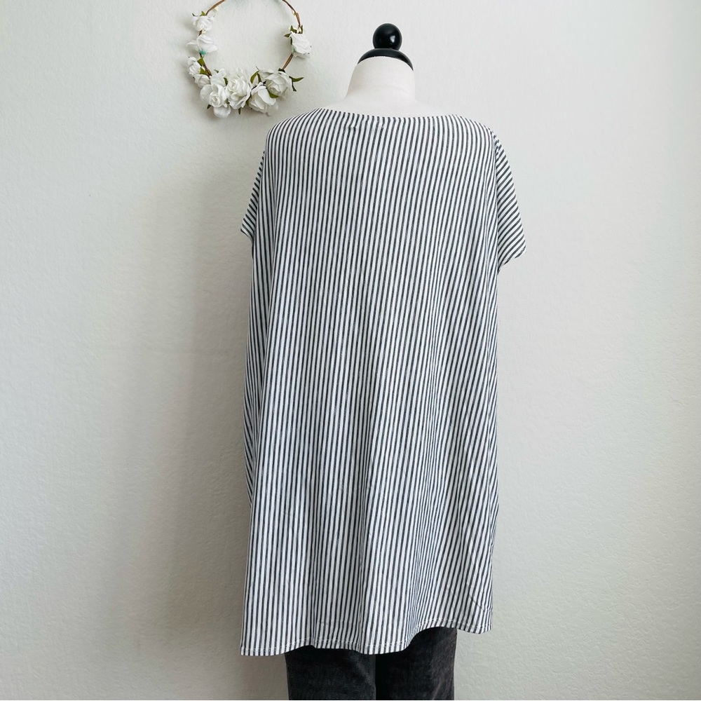 Max Studio Tie-Front Short Sleeve Top/Tunic - Picture 10 of 13